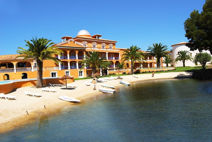 Imagen de los exteriores del Hotel Herdade Lago Real. Foto 7