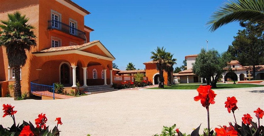 Imagen de los exteriores del Hotel Herdade Lago Real. Foto 9