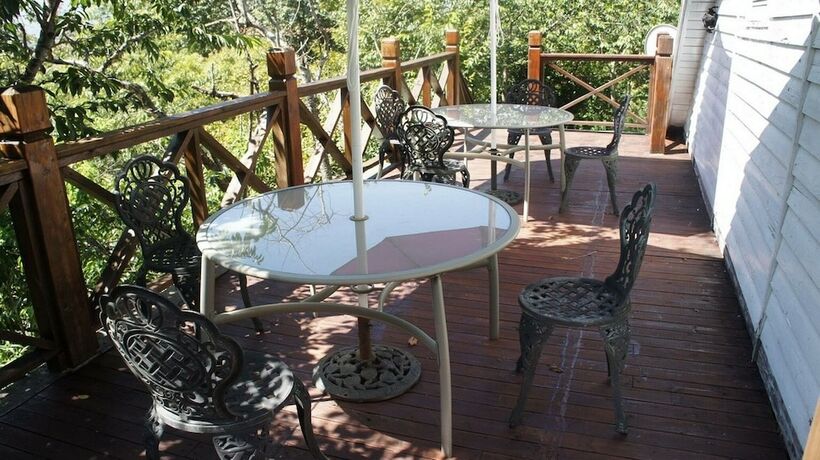 Imagen de los interiores del Hotel Here Is Good Home. Foto 34