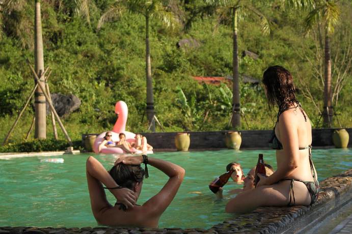 Imagen de los exteriores del Hotel Heritage By Night. Foto 15