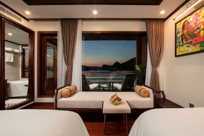 Imagen de la habitación del Hotel Heritage Cruises Cat Ba Archipelago. Foto 5