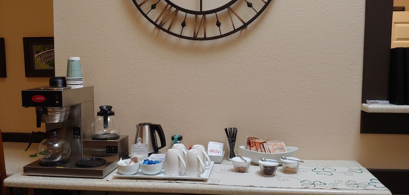 Imagen del bar/restaurante del Hotel Heritage Inn, Artesia. Foto 2