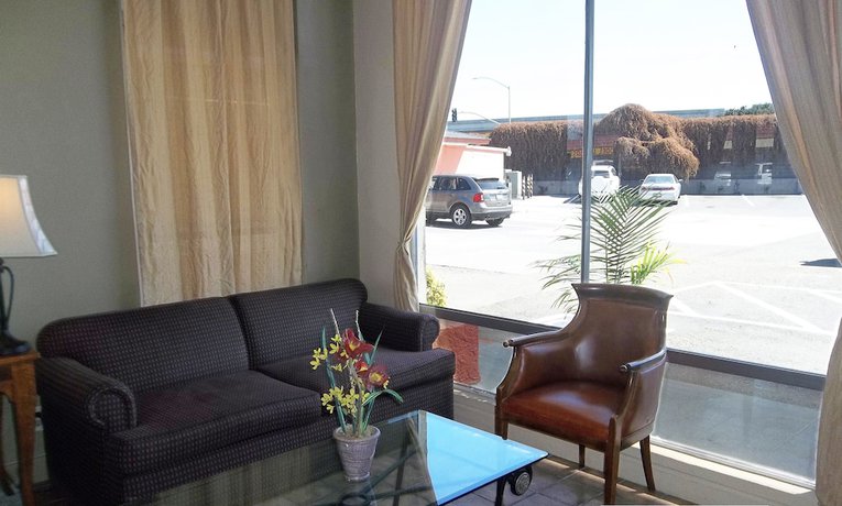 Imagen de los interiores del Hotel Heritage Inn Express Hayward. Foto 17