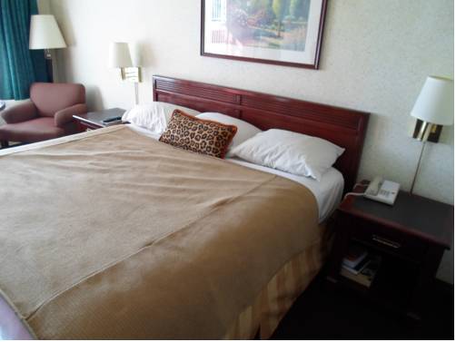 Imagen de la habitación del Hotel Heritage Inn, Fremont. Foto 6