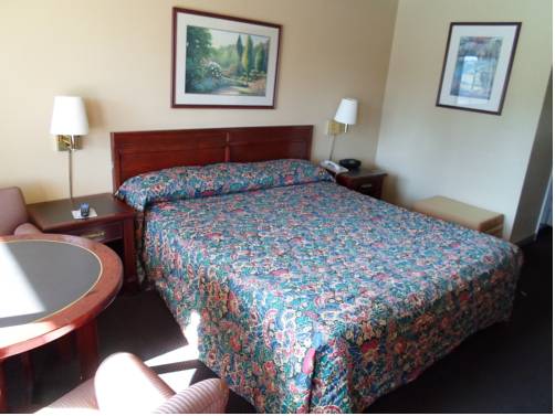 Imagen de la habitación del Hotel Heritage Inn, Fremont. Foto 9