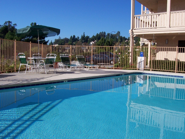Imagen de la piscina del Hotel Heritage Inn La Mesa. Foto 9