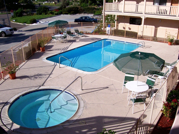 Imagen de los exteriores del Hotel Heritage Inn La Mesa. Foto 7