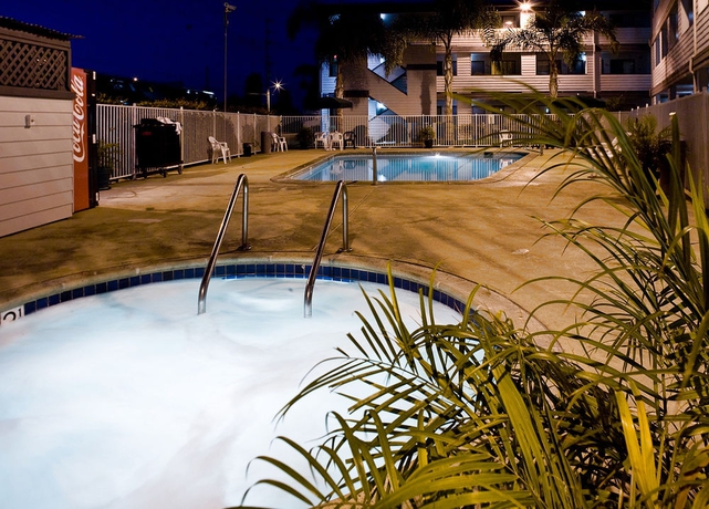 Imagen de la piscina del Hotel Heritage Inn San Diego. Foto 8