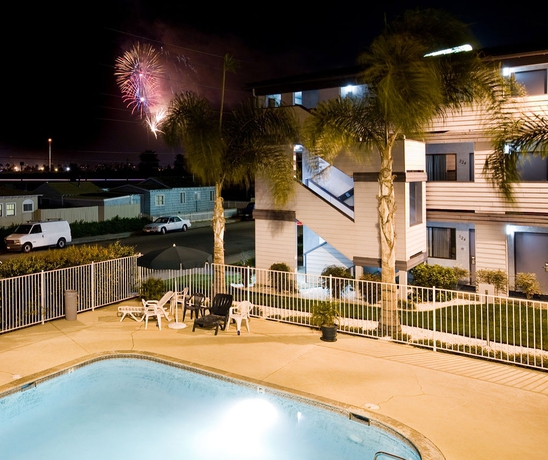 Imagen de la piscina del Hotel Heritage Inn San Diego. Foto 9