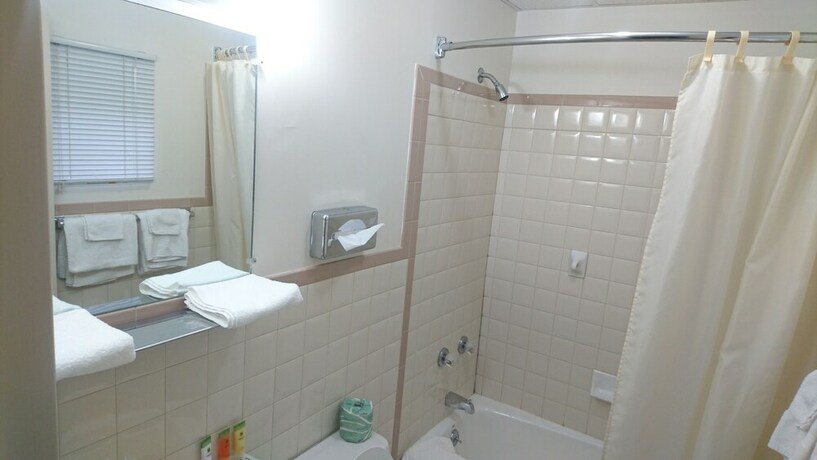 Imagen de la habitación del Hotel Heritage Inn, Uniontown. Foto 28