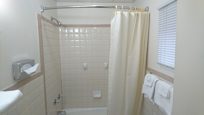Imagen de la habitación del Hotel Heritage Inn, Uniontown. Foto 31