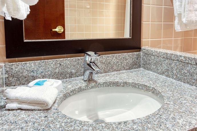 Imagen de la habitación del Hotel Heritage Inn & Suites St. Louis/Fenton, Trademark by Wyndham. Foto 14