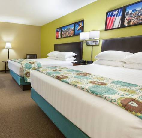 Imagen de la habitación del Hotel Heritage Inn & Suites The Woodlands, Trademark by Wyndham. Foto 3