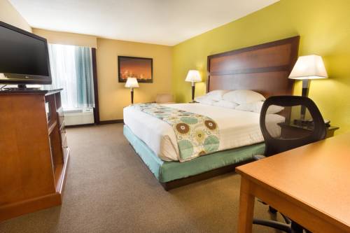 Imagen de la habitación del Hotel Heritage Inn & Suites The Woodlands, Trademark by Wyndham. Foto 7