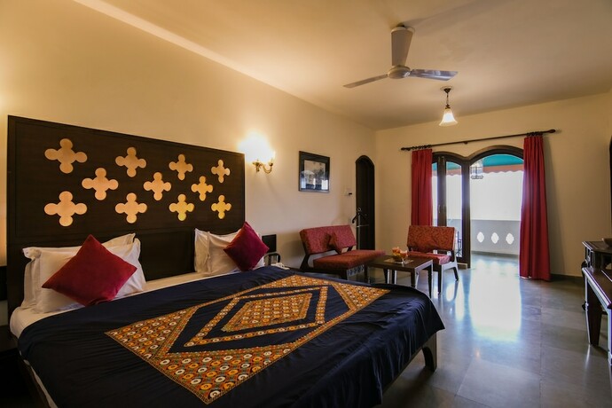 Imagen de la habitación del Hotel Heritage Khirasara Palace. Foto 17