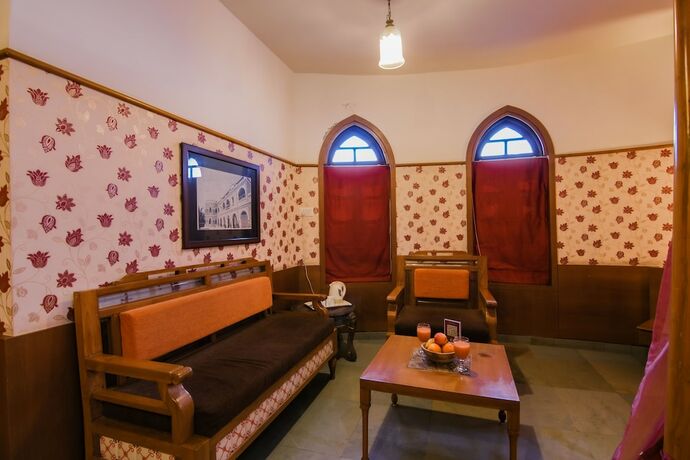 Imagen de la habitación del Hotel Heritage Khirasara Palace. Foto 20
