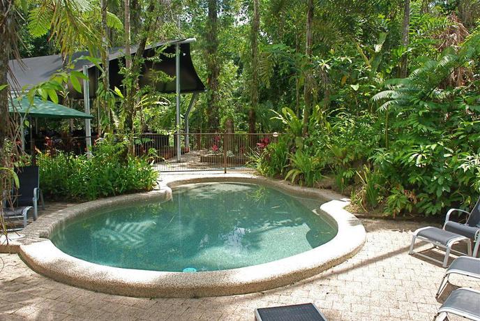 Imagen de la piscina del Hotel Heritage Lodge In the Daintree. Foto 17