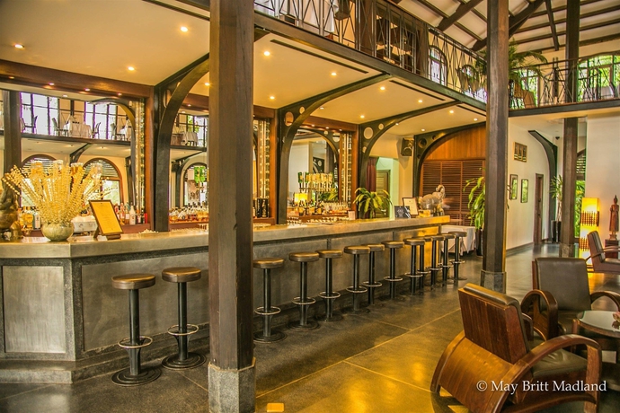 Imagen del bar/restaurante del Hotel Heritage Suites. Foto 1