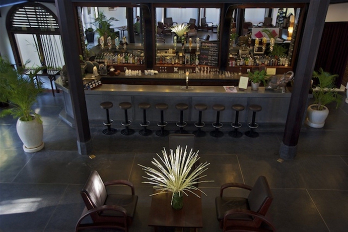 Imagen del bar/restaurante del Hotel Heritage Suites. Foto 2