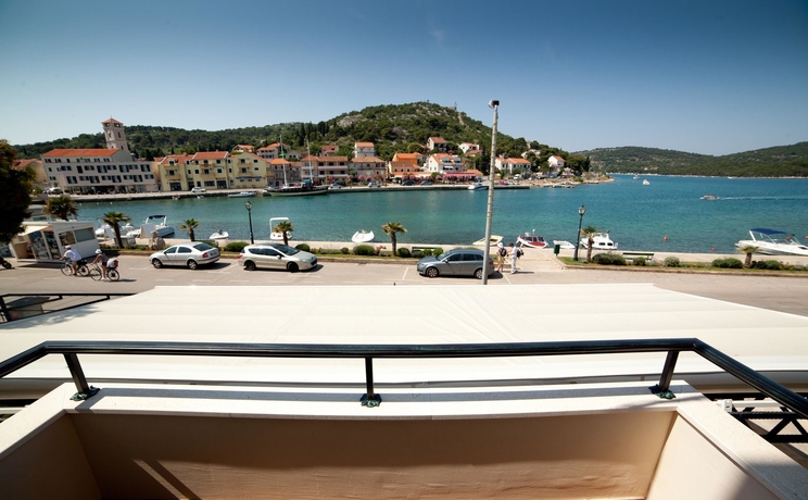 Imagen de la habitación del Hotel Heritage Tisno. Foto 2