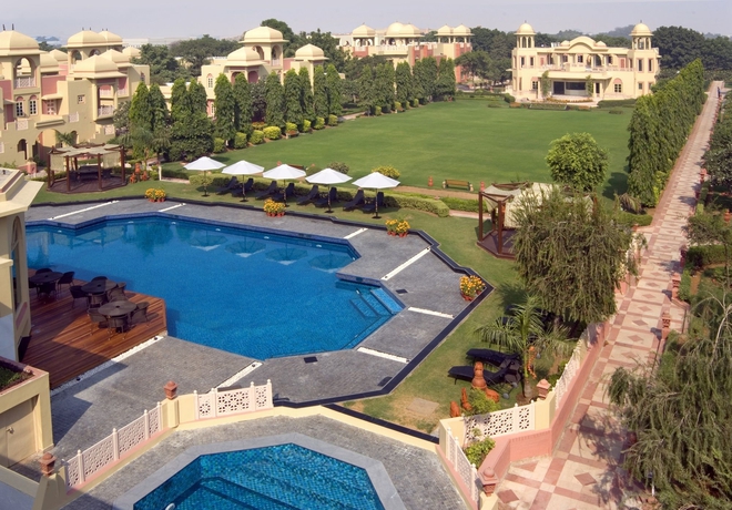Imagen de la piscina del Hotel Heritage Village Resort and Spa Manesar. Foto 16