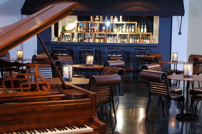 Imagen del bar/restaurante del Hotel Heritance Kandalama. Foto 4