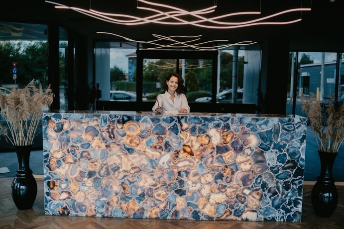 Imagen de los interiores del Hotel Hermanns Sibiu. Foto 19