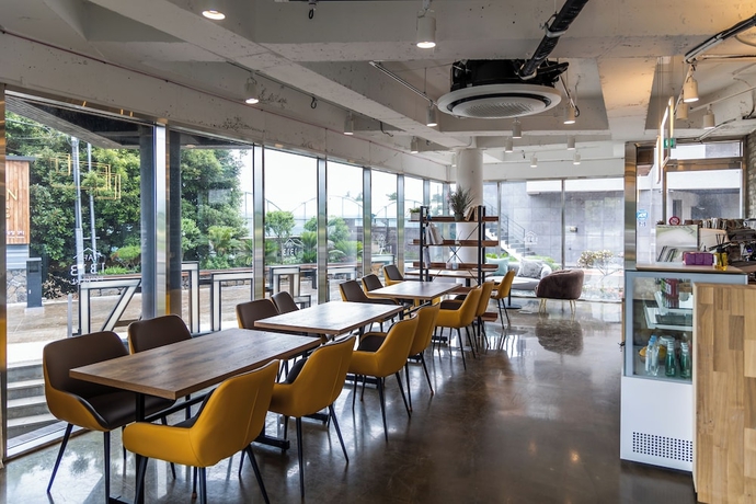 Imagen de los interiores del Hotel Hermen House in Jeju. Foto 16