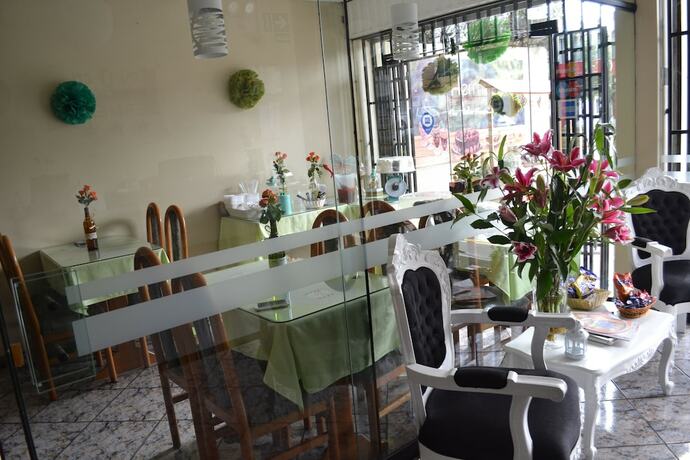 Imagen de los interiores del Hotel Hermes 205. Foto 20