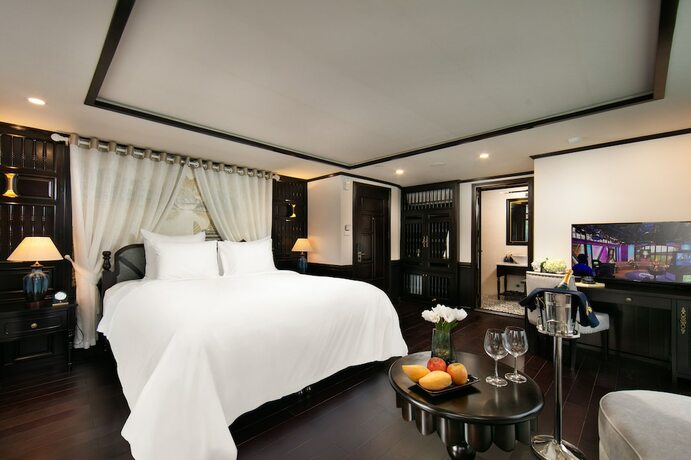 Imagen de la habitación del Hotel Hermes Cruises. Foto 17