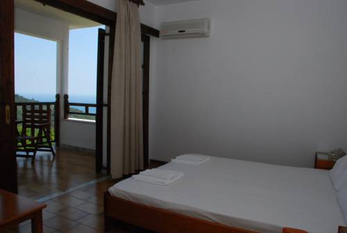 Imagen de la habitación del Hotel Hermes, Panagia. Foto 2