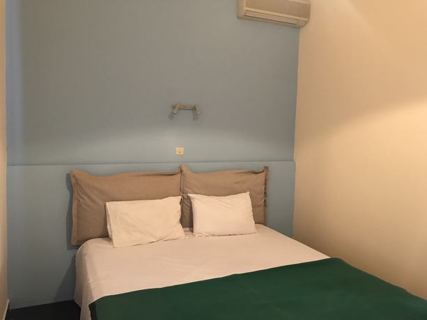 Imagen de la habitación del Hotel Hermes, Paros Ciudad. Foto 18