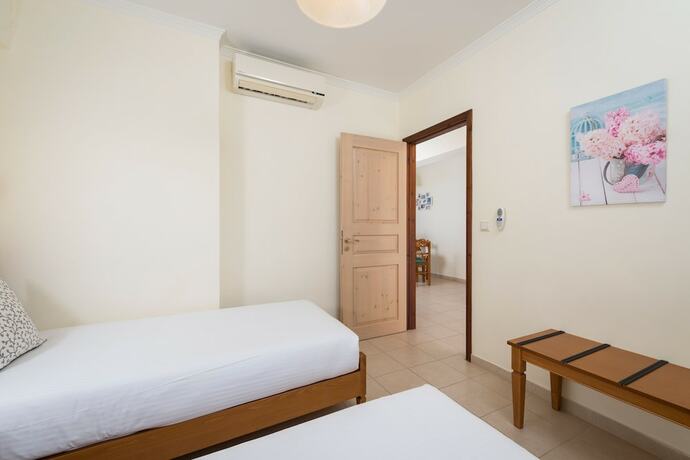Imagen general del Hotel Hermes Sea View. Foto 6
