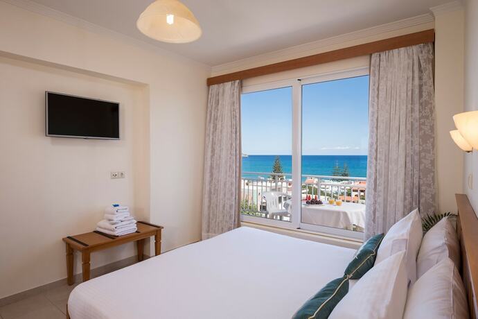 Imagen general del Hotel Hermes Sea View. Foto 7