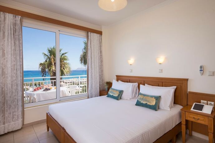 Imagen general del Hotel Hermes Sea View. Foto 8