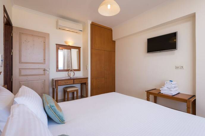 Imagen de la habitación del Hotel Hermes Sea View. Foto 20