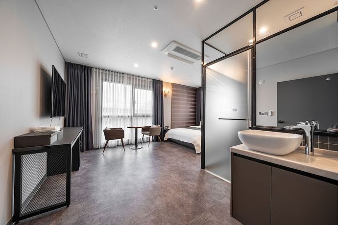 Imagen de la habitación del Hotel Hermes Yongin. Foto 11