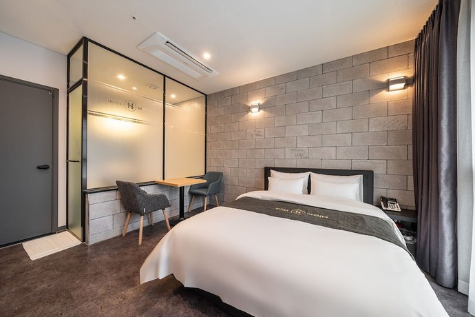 Imagen de la habitación del Hotel Hermes Yongin. Foto 14
