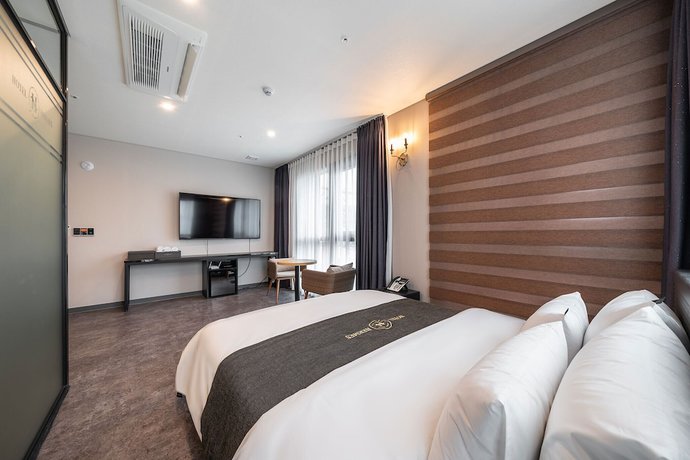 Imagen de la habitación del Hotel Hermes Yongin. Foto 19
