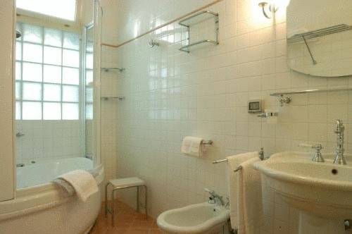 Imagen de la habitación del Hotel Hermitage, Florencia. Foto 11