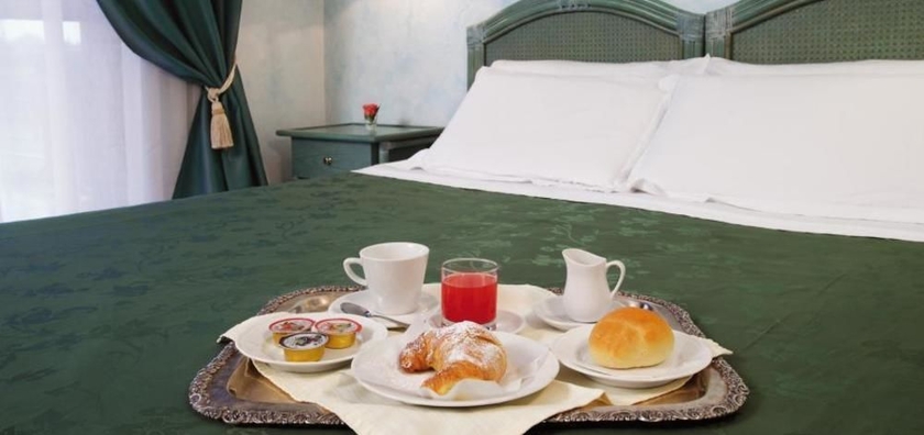 Imagen de la habitación del Hotel Hermitage, Galatina. Foto 5