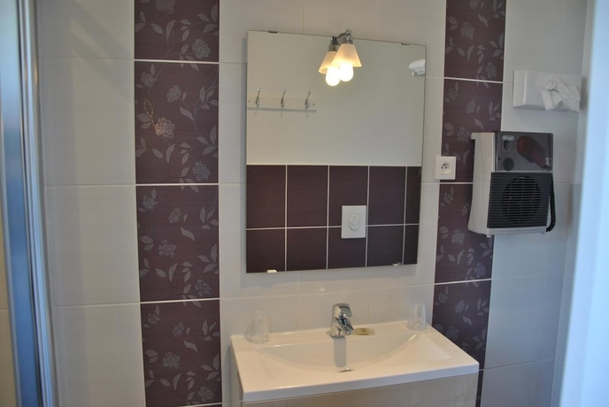 Imagen de la habitación del Hotel Hermitage, PERROS GUIREC. Foto 12