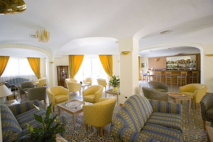 Imagen de los interiores del Hotel Hermitage Resort and Thermal Spa. Foto 7