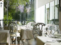 Imagen del bar/restaurante del Hotel Hermitage de Casares. Foto 17