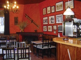 Imagen del bar/restaurante del Hotel Hermus. Foto 2