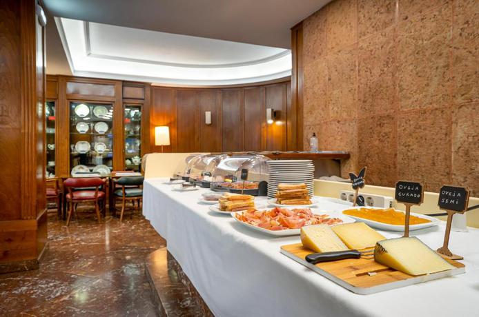Imagen del bar/restaurante del Hotel Hern&aacute;n Cort&eacute;s. Foto 2