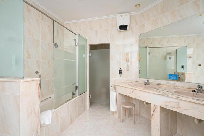 Imagen de la habitación del Hotel Hern&aacute;n Cort&eacute;s. Foto 6