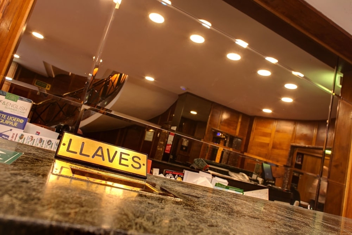 Imagen de los interiores del Hotel Hernán Cortés. Foto 15