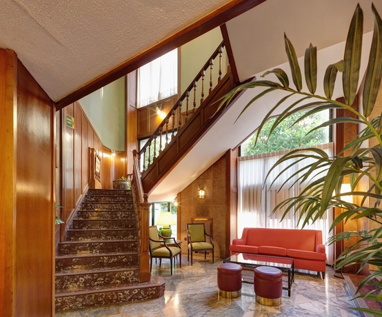 Imagen de los interiores del Hotel Hernán Cortés. Foto 19