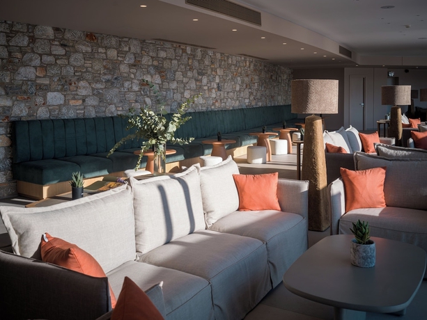 Imagen de los interiores del Hotel Heromylos Resort And Spa. Foto 16